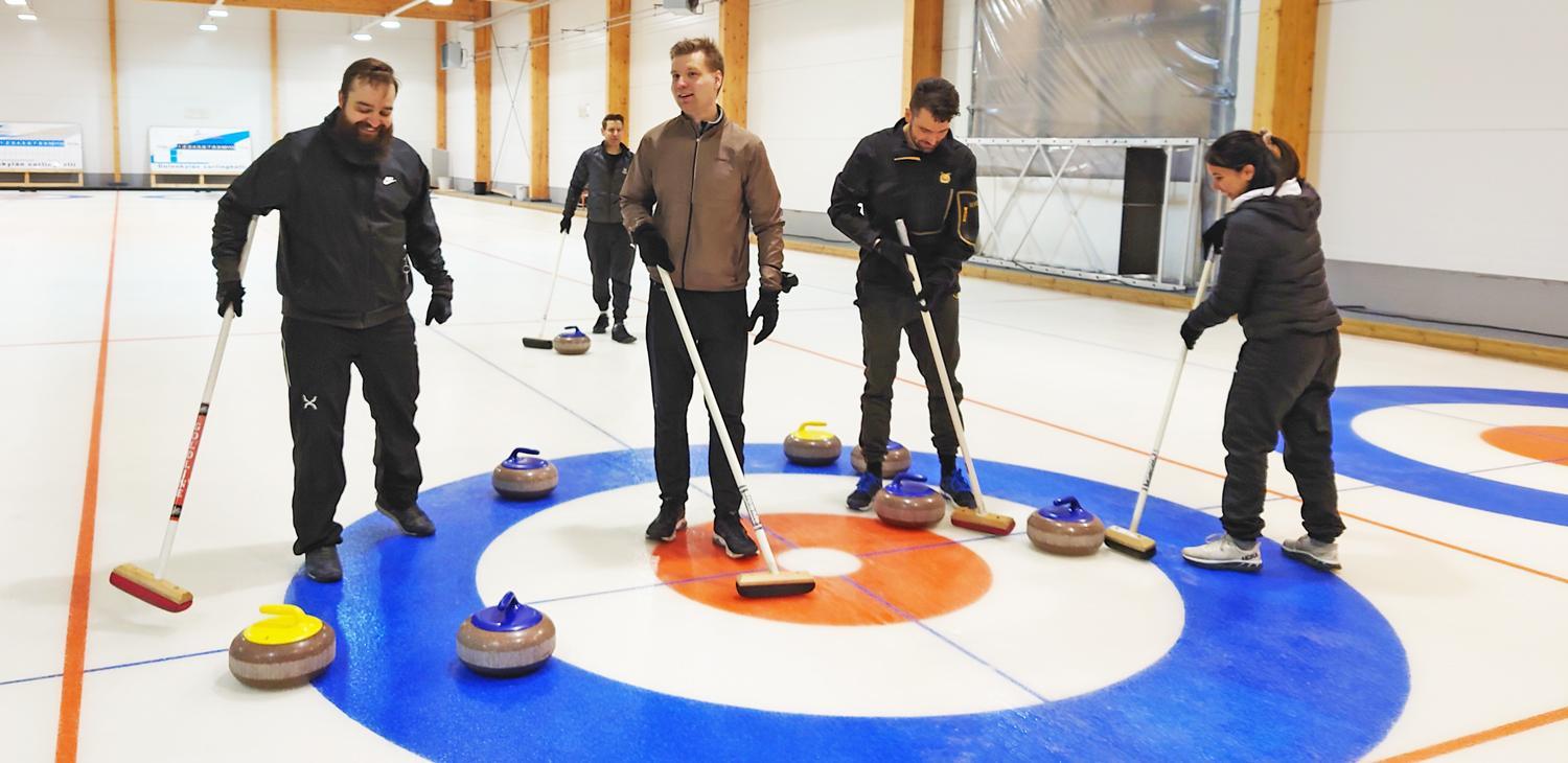 Curling, lajikokeilu, Karhu Helsinki